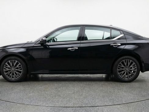 Used 2025 Nissan Altima 2.5 SV image 5