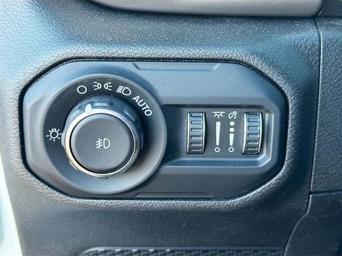 Used 2021 Jeep Wrangler Unlimited Sport image 33