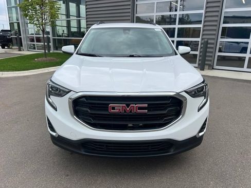 Used 2020 GMC Terrain SLE w/ Driver Convenience Package FWD image 2