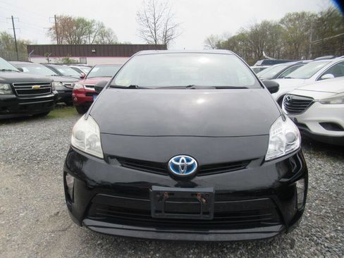 Used 2014 Toyota Prius Two image 2