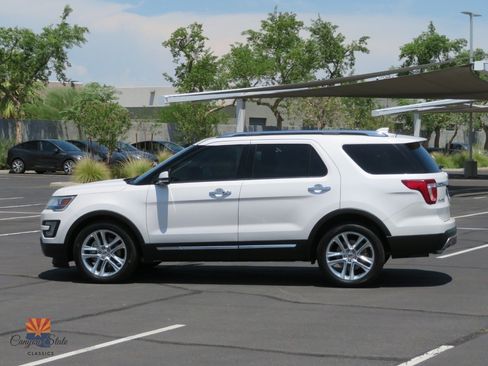 Used 2017 Ford Explorer Limited FWD image 9