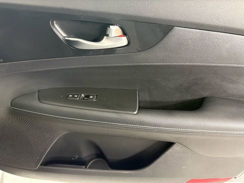 Used 2023 Kia Forte GT-Line image 12