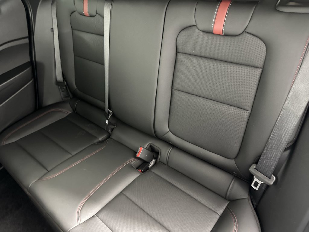 Used 2024 Chevrolet Trax RS w/ Sunroof Package FWD image 27
