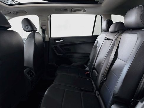 Used 2020 Volkswagen Tiguan SEL FWD image 8
