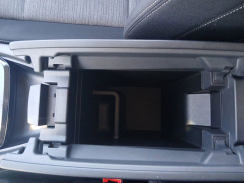 Used 2021 Nissan Rogue SV image 31