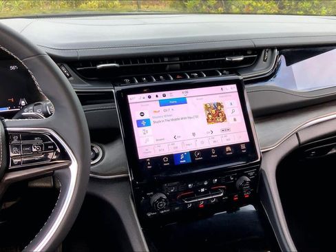 Used 2024 Jeep Grand Cherokee L Overland w/ Trailer Tow Package image 6