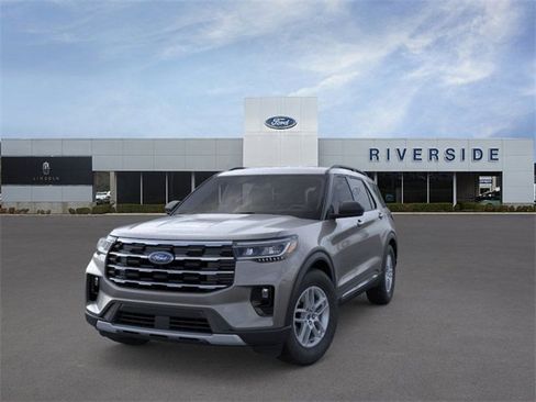 New 2025 Ford Explorer Active w/ Active Comfort Package image 2
