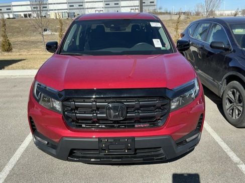 Used 2025 Honda Ridgeline Sport image 2