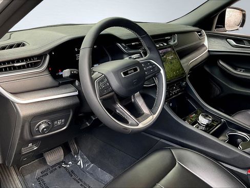 Certified 2024 Jeep Grand Cherokee Limited image 15