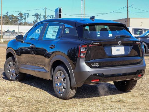 New 2026 Nissan Kicks S image 2