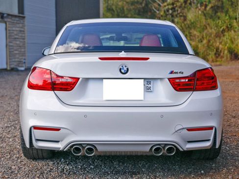 Used 2015 BMW M4 Convertible image 23