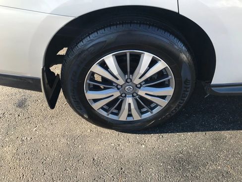 Used 2020 Nissan Pathfinder S image 43