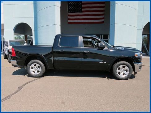 Used 2025 RAM 1500 Big Horn AWD/4WD image 1