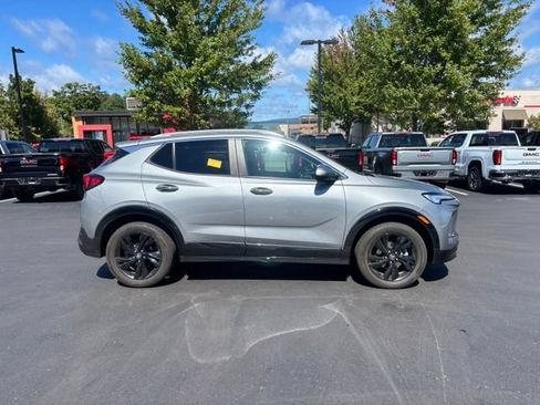 Used 2024 Buick Encore GX Sport Touring w/ Advanced Technology Package AWD/4WD image 5