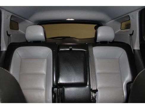 Used 2023 GMC Terrain SLT image 24