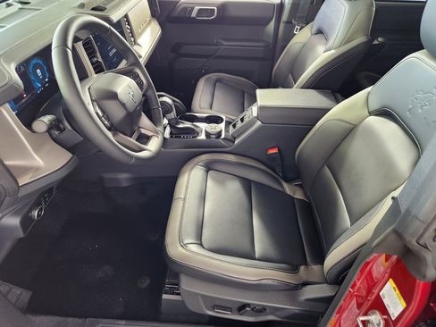 New 2026 Ford Bronco Outer Banks w/ Sasquatch Package AWD/4WD image 12