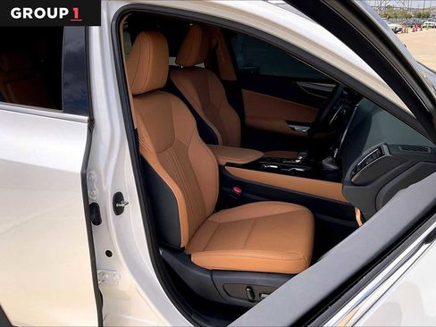 Certified 2025 Lexus NX 250 FWD w/ Accessory Package (2T) image 8
