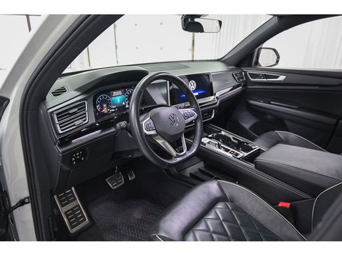 Used 2024 Volkswagen Atlas Cross Sport SEL Premium R-Line image 9