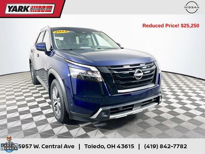 Used 2022 Nissan Pathfinder SL w/ SL Black Package