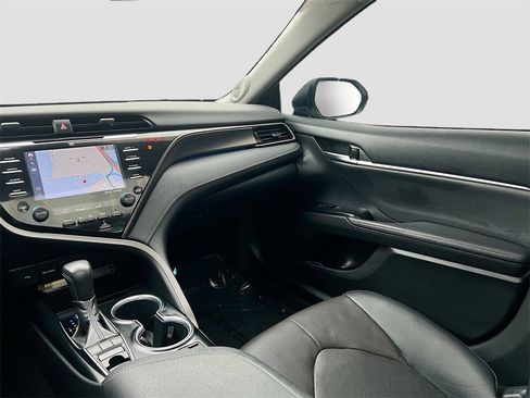 Used 2020 Toyota Camry XSE image 24