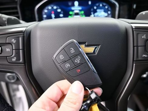 New 2025 Chevrolet Silverado 1500 High Country w/ Technology Package AWD/4WD image 32