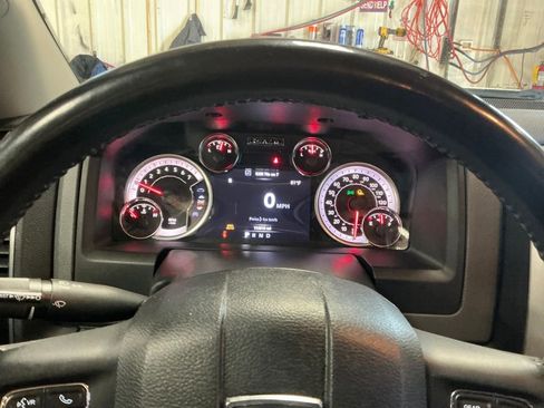 Used 2018 RAM 1500 SLT AWD/4WD image 21
