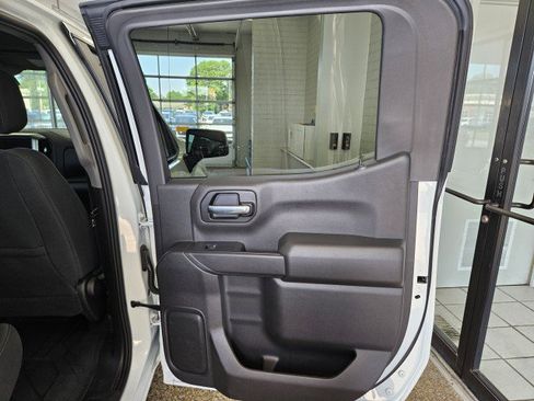 Used 2021 Chevrolet Silverado 1500 LT AWD/4WD image 14