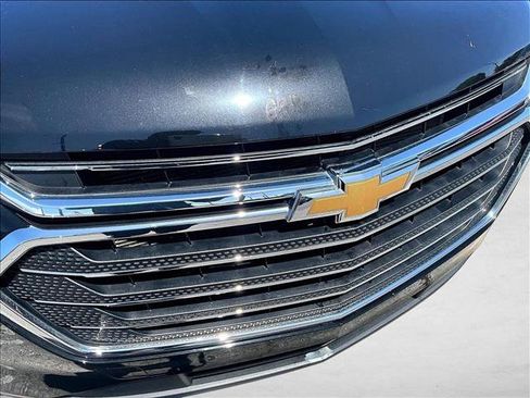 Used 2021 Chevrolet Traverse LT FWD image 30