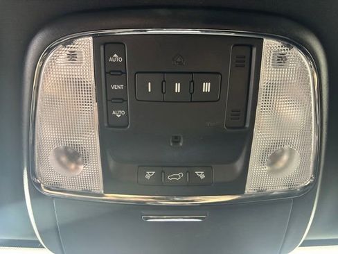 Used 2017 Jeep Grand Cherokee Limited 75th Anniversary AWD/4WD image 9