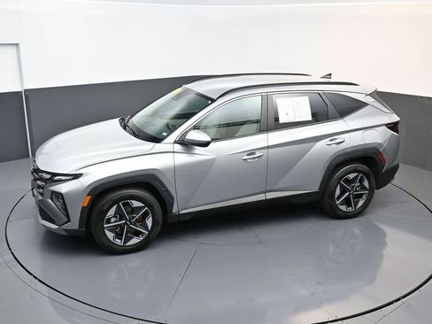 Certified 2025 Hyundai Tucson SEL FWD image 18