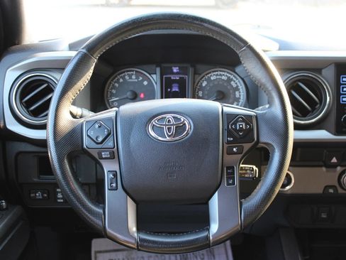 Used 2019 Toyota Tacoma TRD Off-Road RWD image 18