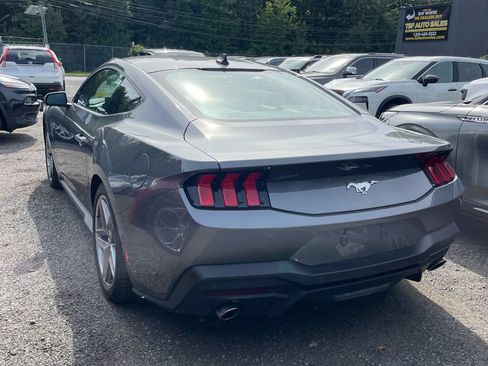 Used 2025 Ford Mustang Coupe RWD image 2