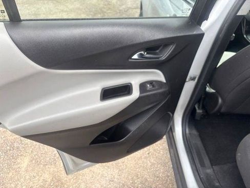 Used 2019 Chevrolet Equinox LT FWD image 26