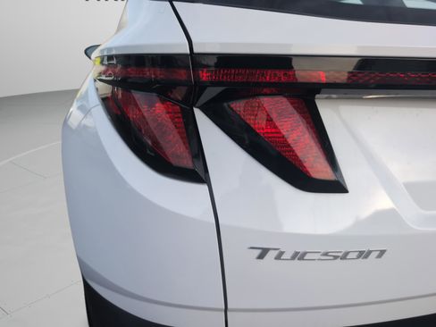 Used 2025 Hyundai Tucson SE image 28