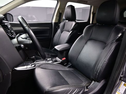 Used 2019 Mitsubishi Outlander SEL image 9