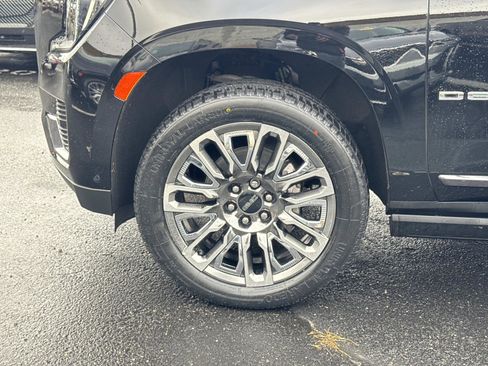 Used 2023 GMC Yukon Denali Ultimate image 31