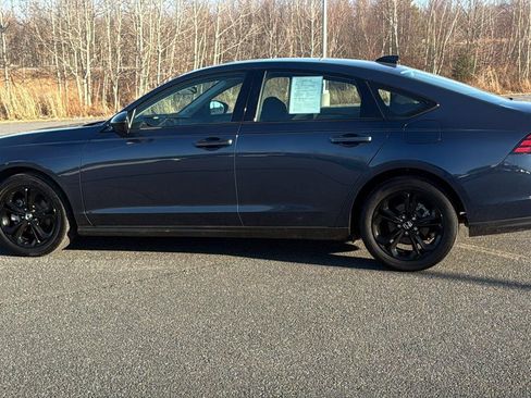 Used 2025 Honda Accord SE image 11
