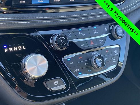 New 2026 Chrysler Pacifica Select image 17