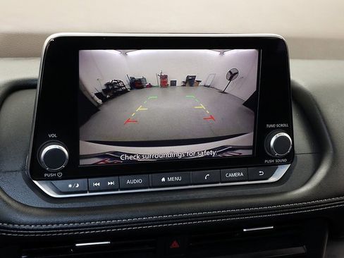 Used 2023 Nissan Rogue S image 18