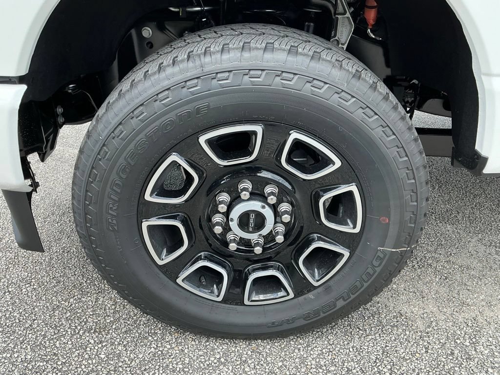 New 2026 Ford F350 Platinum w/ FX4 Off-Road Package AWD/4WD image 25