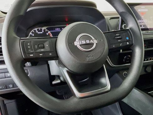 Used 2023 Nissan Rogue SV image 13