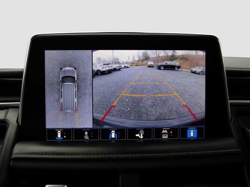 Used 2021 Chevrolet Tahoe Premier w/ Premium Package image 12