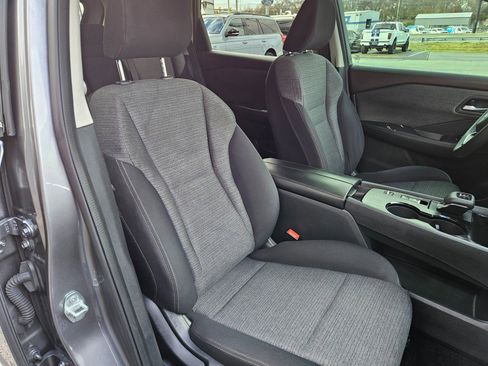 Used 2021 Nissan Rogue SV image 15