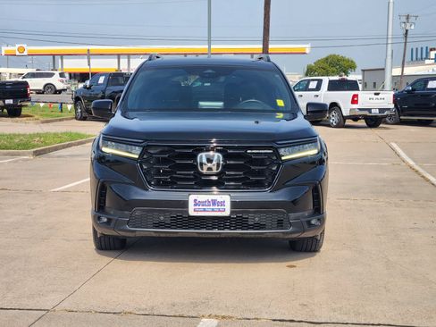 Used 2025 Honda Pilot Black Edition image 6