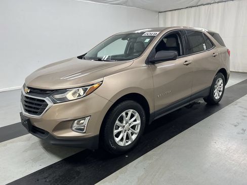 Used 2019 Chevrolet Equinox LS w/ LS Convenience Package AWD/4WD image 5