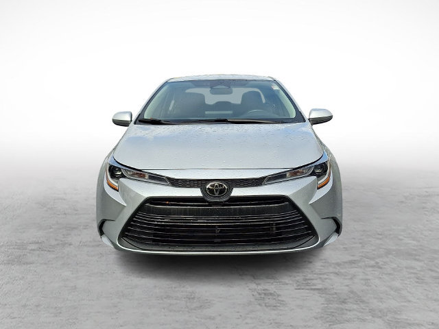 Used 2024 Toyota Corolla LE FWD image 2