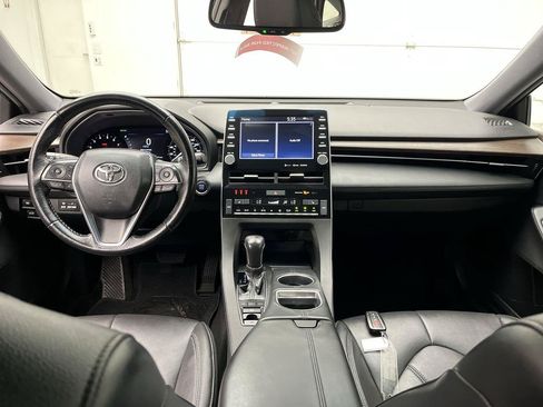Used 2020 Toyota Avalon XLE w/ Carpet Mat Package FWD image 4