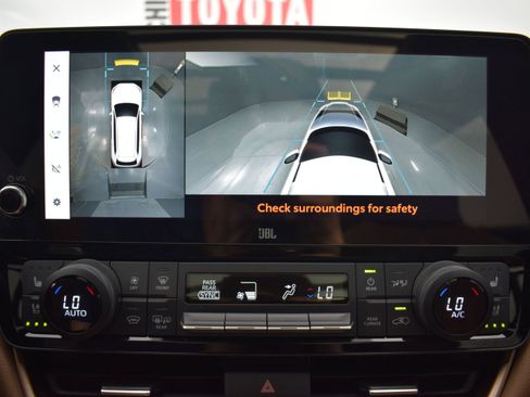 Used 2024 Toyota Grand Highlander AWD Hybrid image 24