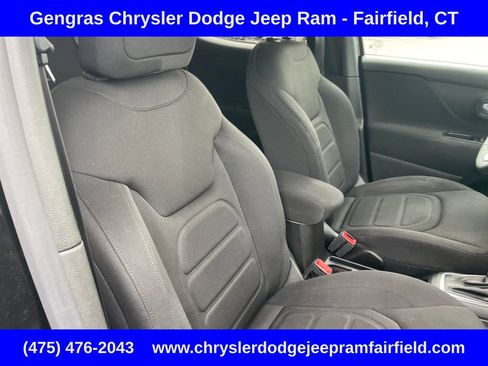 Certified 2021 Jeep Renegade Latitude AWD/4WD image 21
