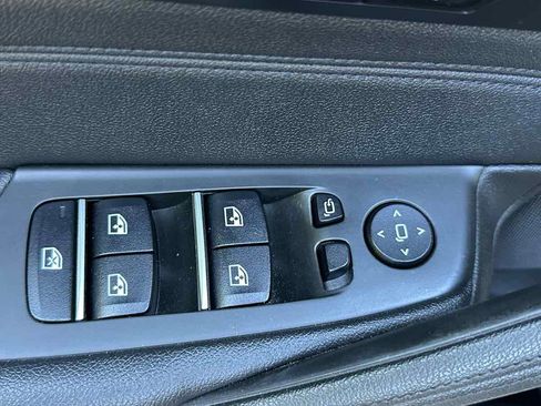 Used 2019 BMW 530i image 30